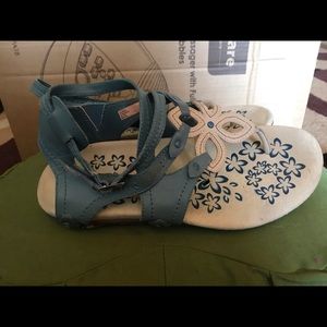 Flowery blue sandals